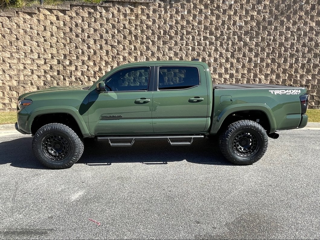 Mammoth 3-Inch Front / 2-Inch Rear Leveling Kit (05-23 6-Lug Tacoma)