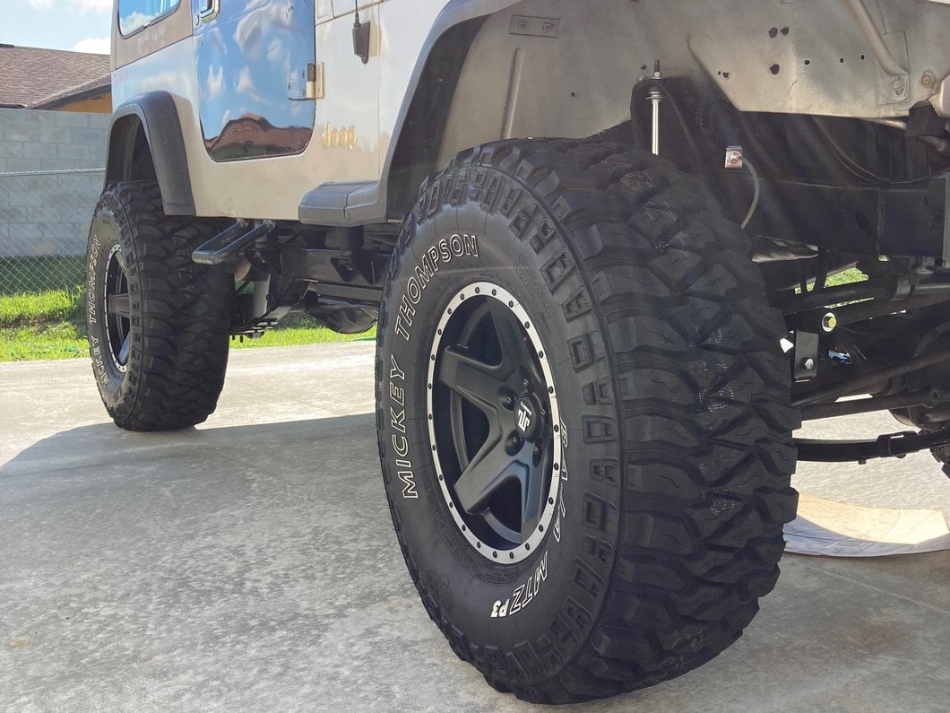 Mammoth Boulder Simulated Beadlock Style Black Wheel; 16x8; 0mm Offset (87-95 Jeep Wrangler YJ)