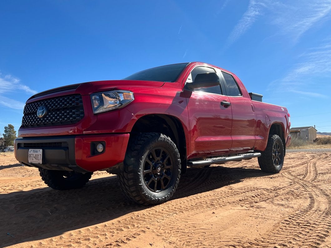 Mammoth 3-Inch Front / 2-Inch Rear Leveling Kit (07-21 Tundra, Excluding TRD Pro)