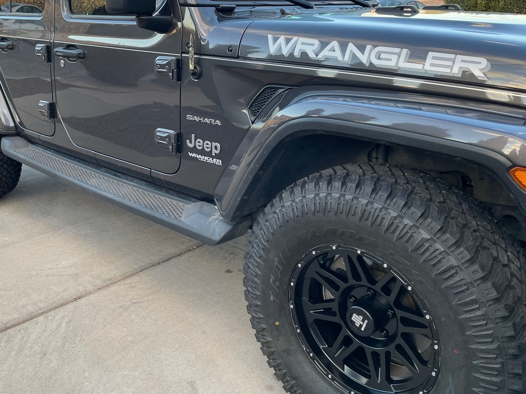 Mammoth Split 8 Simulated Beadlock Matte Black Wheel; 17x8; -6mm Offset (18-25 Jeep Wrangler JL)
