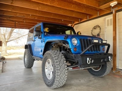 Jeep Licensed by Mammoth 2.50-Inch Front / 2-Inch Rear Full Lift Kit with Shock Extenders (07-18 Jeep Wrangler JK)