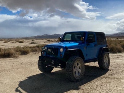 Jeep Licensed by Mammoth 2.50-Inch Front / 2-Inch Rear Full Lift Kit with Shock Extenders (07-18 Jeep Wrangler JK)