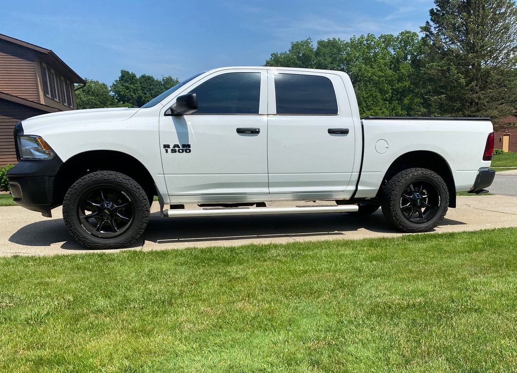 RAM Licensed by Mammoth 1.50-Inch Rear Leveling Kit (09-18 RAM 1500 w/o Air Ride)