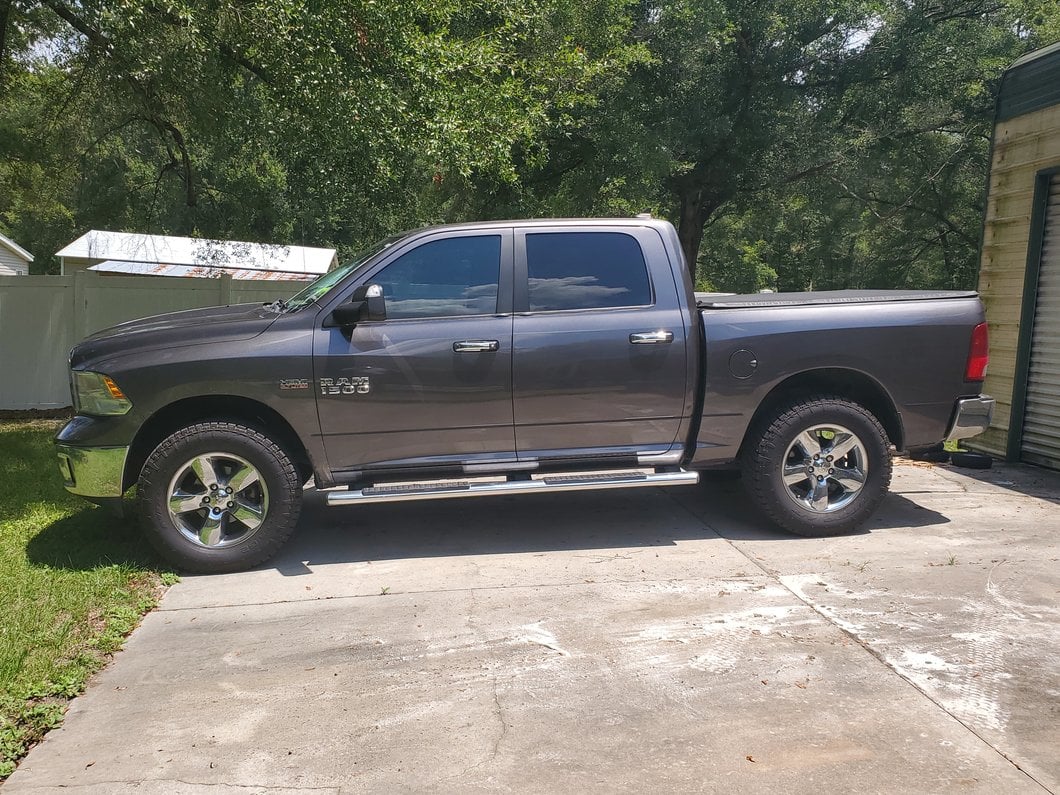RAM Licensed by Mammoth 2.50-Inch Front / 1.50-Inch Rear Leveling Kit (06-18 4WD RAM 1500 w/o Air Ride, Excluding Mega Cab)