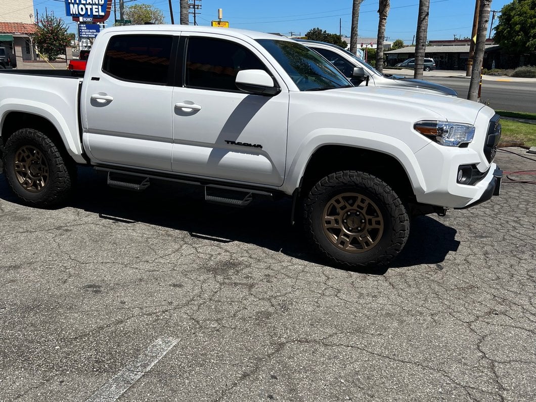 Mammoth 2-Inch Front Leveling Kit (05-23 6-Lug Tacoma)