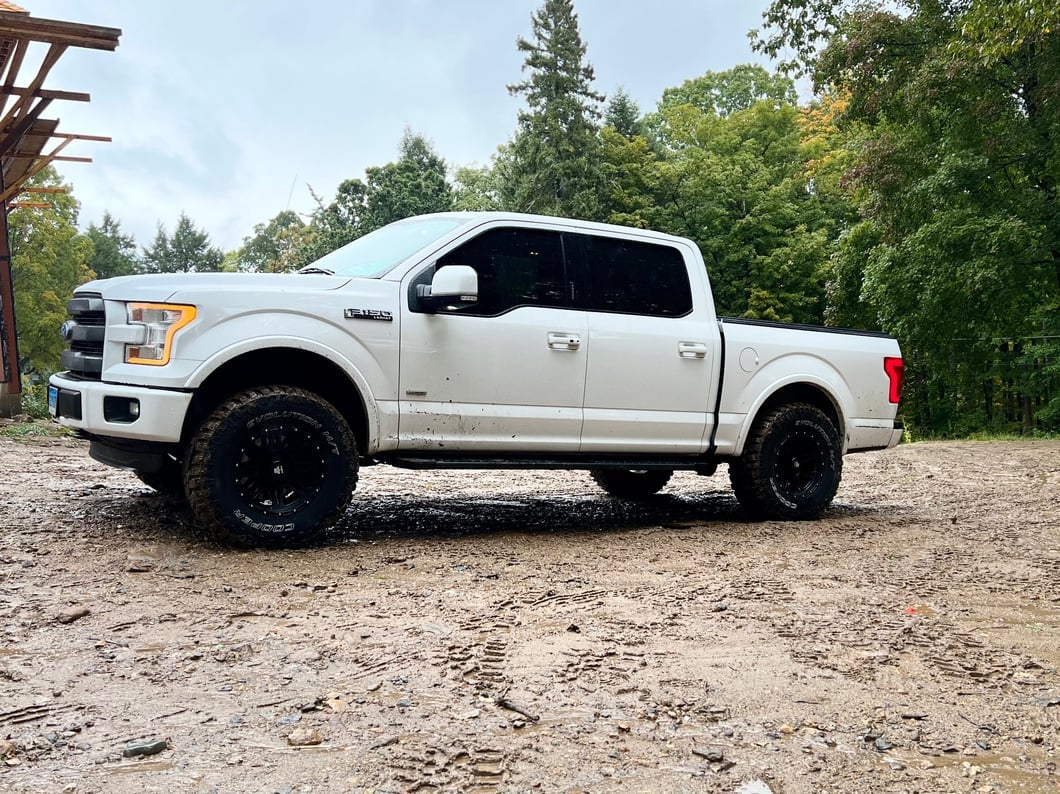 Mammoth Split 8 Beadlock Matte Black 6-Lug Wheel; 17x9; -6mm Offset (15-20 F-150)
