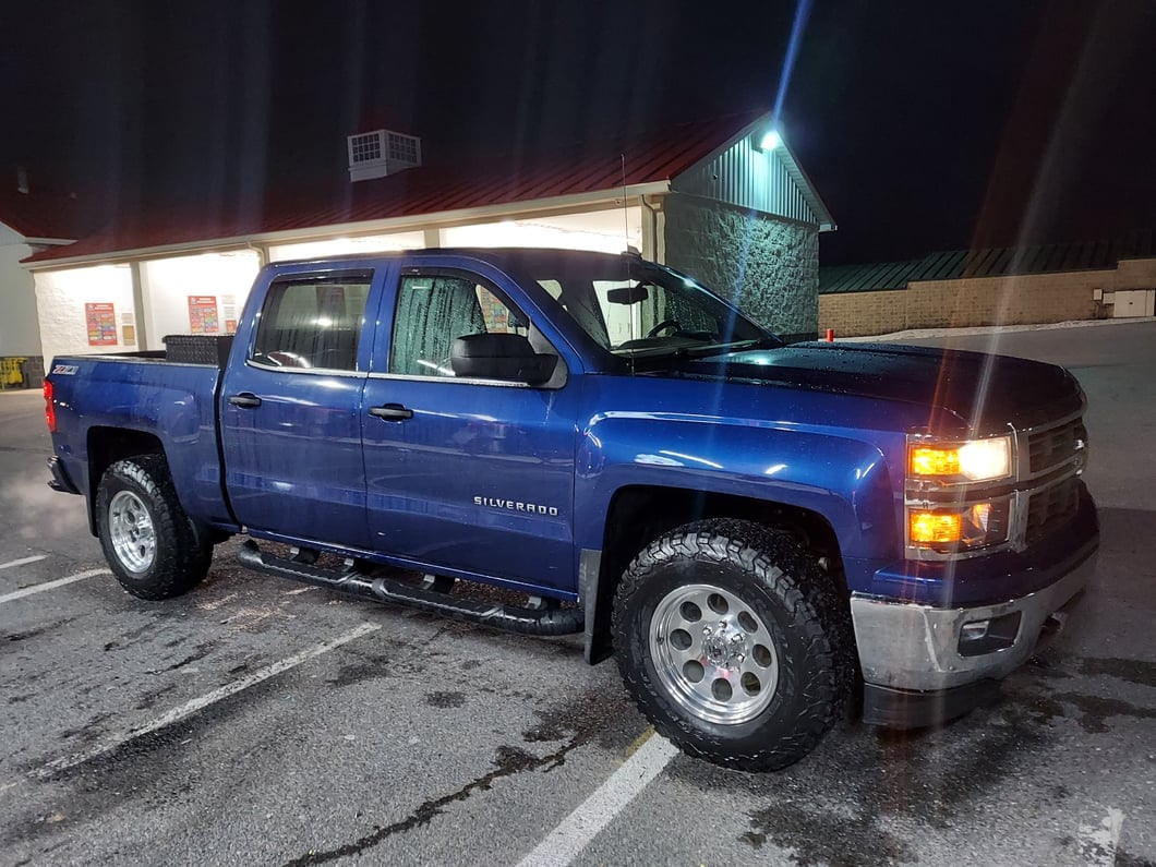 Mammoth 8 Aluminum Polished 6-Lug Wheel; 17x9; -6mm Offset (14-18 Silverado 1500)