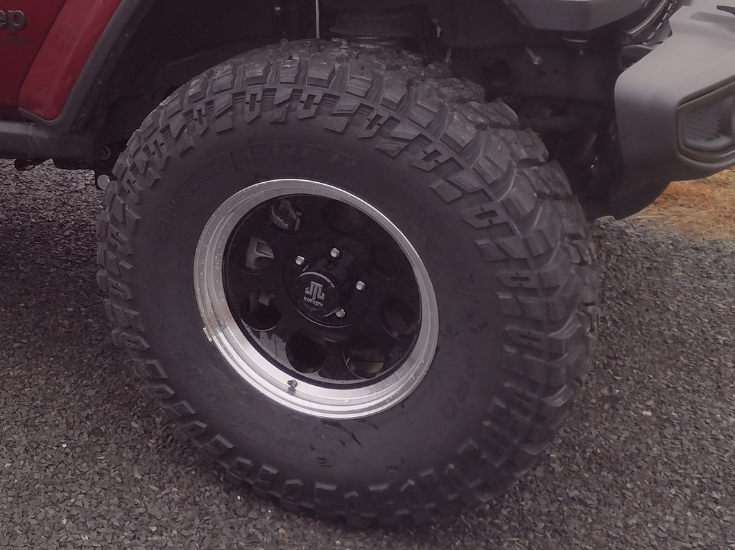 Mammoth 8 Aluminum Black Wheel; 17x9; -6mm Offset (20-25 Jeep Gladiator JT)