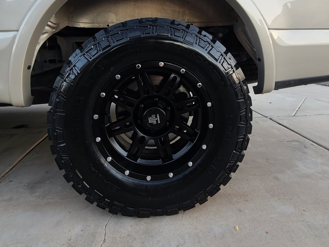 Mammoth Split-8 Beadlock Matte Black 6-Lug Wheel; 17x9; -6mm Offset (15-20 F-150)