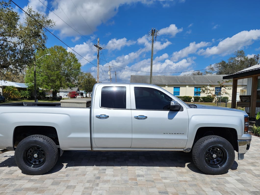 Mammoth D Window Gloss Black 6-Lug Wheel; 17x9; -6mm Offset (14-18 Silverado 1500)