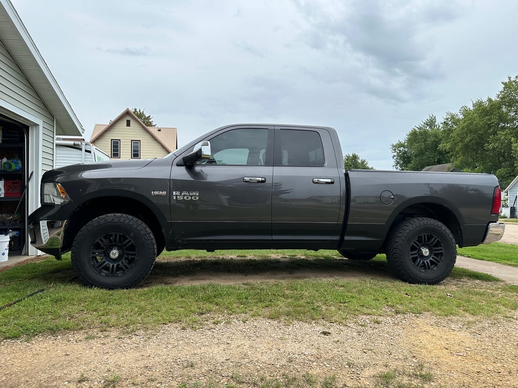 RAM Licensed by Mammoth 2.50-Inch Front Leveling Kit (06-18 4WD RAM 1500 w/o Air Ride, Excluding Mega Cab)