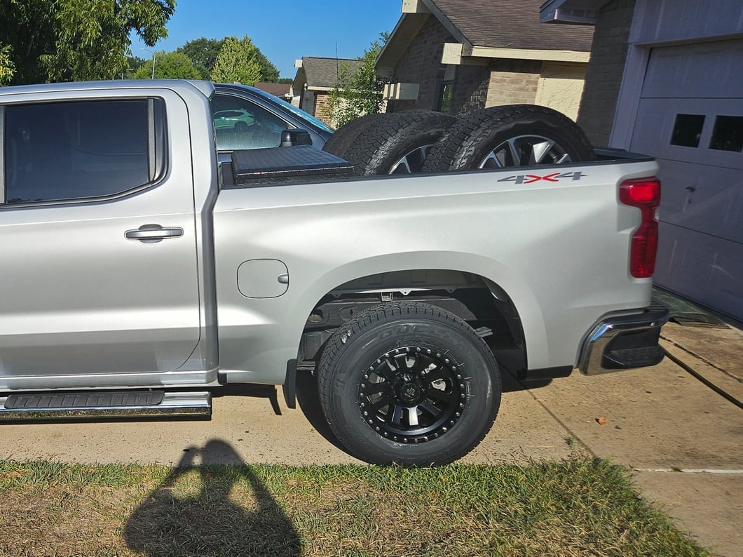 Mammoth 10-Spoke Beadlock Matte Black 6-Lug Wheel; 17x9; -6mm Offset (19-25 Silverado 1500)