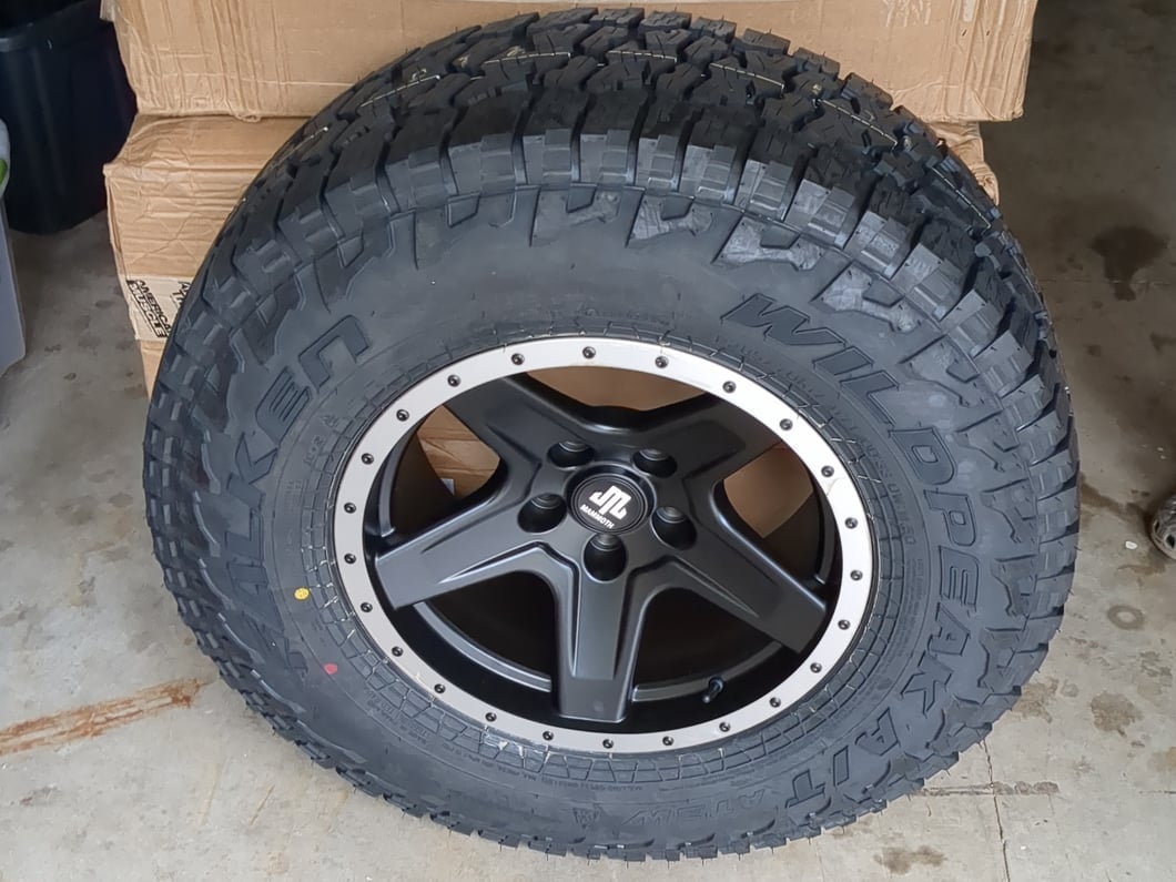 Mammoth Boulder Simulated Beadlock Style Black Wheel; 17x9; -6mm Offset (20-25 Jeep Gladiator JT)