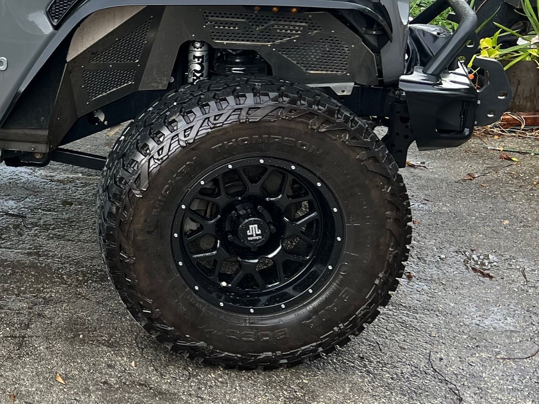 Mammoth Mesh Simulated Beadlock Satin Black Wheel; 17x9; -6mm Offset (18-25 Jeep Wrangler JL)
