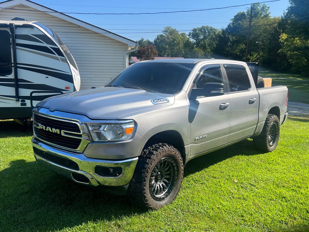 Mammoth 3-Inch Front / 2-Inch Rear Leveling Kit (09-25 4WD RAM 1500 w/o Air Ride, Excluding Rebel, RHO & TRX)