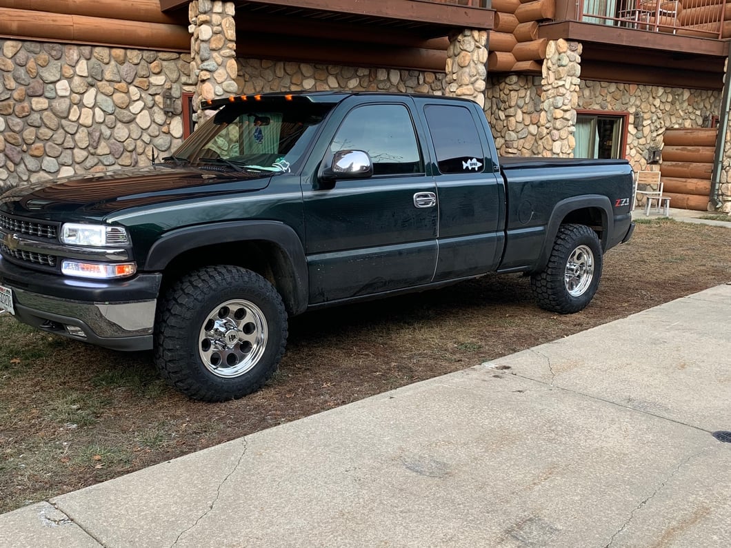 Mammoth 8 Aluminum Polished 6-Lug Wheel; 17x9; -6mm Offset (99-06 Silverado 1500)