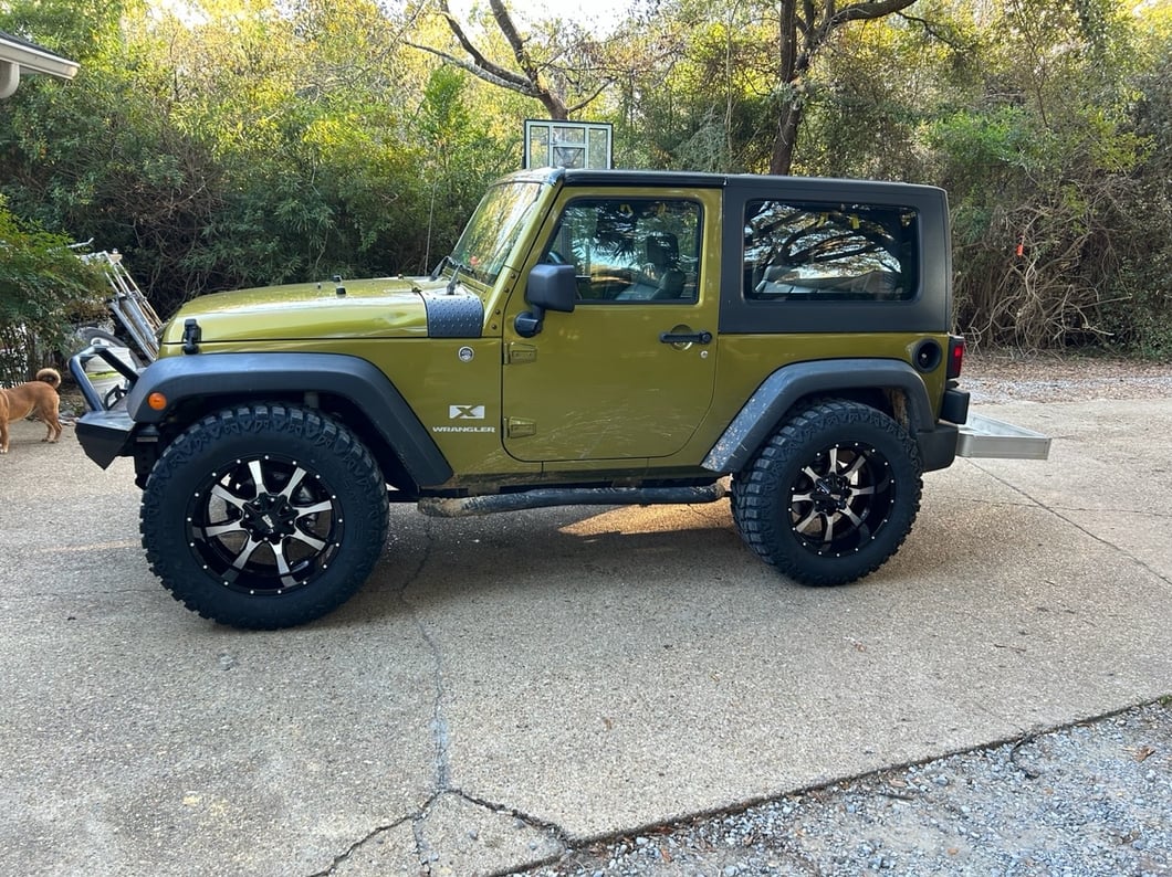 Jeep Licensed by Mammoth 3-Inch Front / 3-Inch Rear Full Lift Kit with Shock Extenders (07-18 Jeep Wrangler JK)