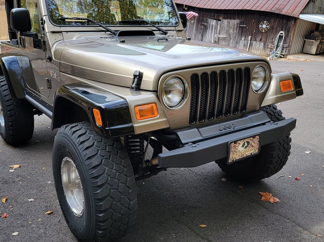 Mammoth 8 Aluminum Polished Wheel; 15x10; -44mm Offset (97-06 Jeep Wrangler TJ)