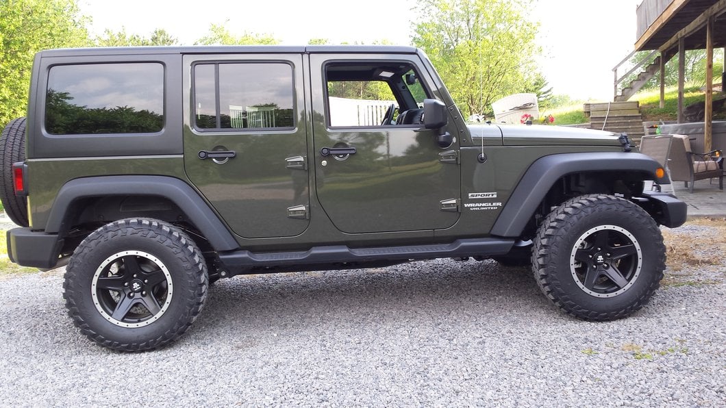 Mammoth Boulder Simulated Beadlock Style Black Wheel; 17x9; -6mm Offset (07-18 Jeep Wrangler JK)