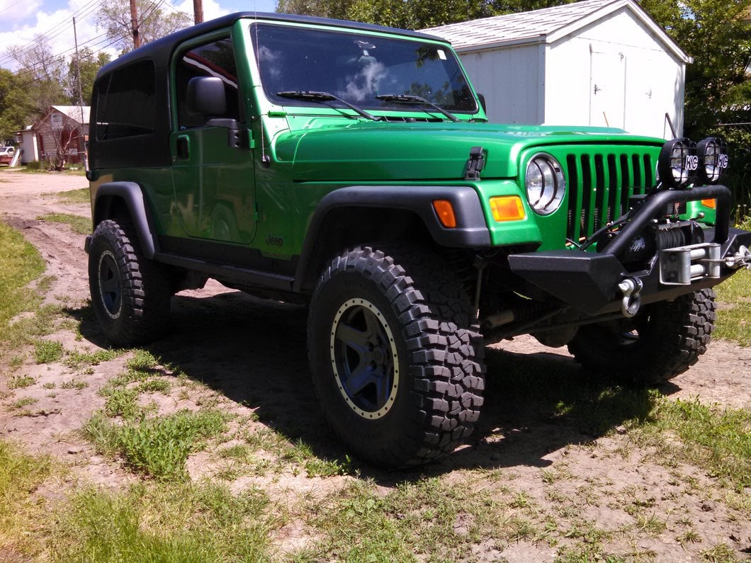 Mammoth Boulder Simulated Beadlock Style Charcoal Wheel; 16x8; 0mm Offset (97-06 Jeep Wrangler TJ)