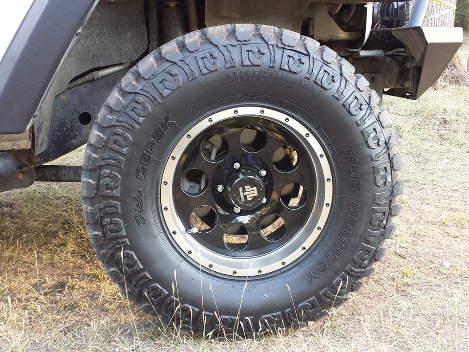 Mammoth 8 Simulated Beadlock Style Black Wheel; 16x8; 0mm Offset (07-18 Jeep Wrangler JK)