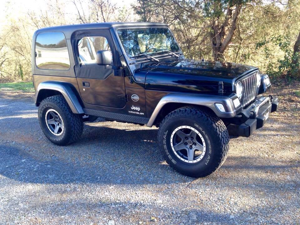 Mammoth Boulder Simulated Beadlock Style Charcoal Wheel; 16x8; 0mm Offset (97-06 Jeep Wrangler TJ)