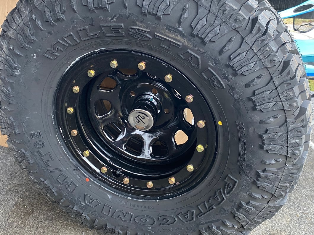 Mammoth D-Window Simulated Beadlock Gloss Black Wheel; 15x8; -19mm Offset (84-01 Jeep Cherokee XJ)
