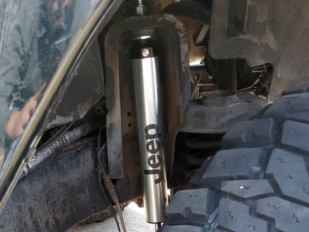 Jeep Licensed by Mammoth Nitrogen Charged Front Shock for 0 to 1-Inch Lift (07-18 Jeep Wrangler JK)