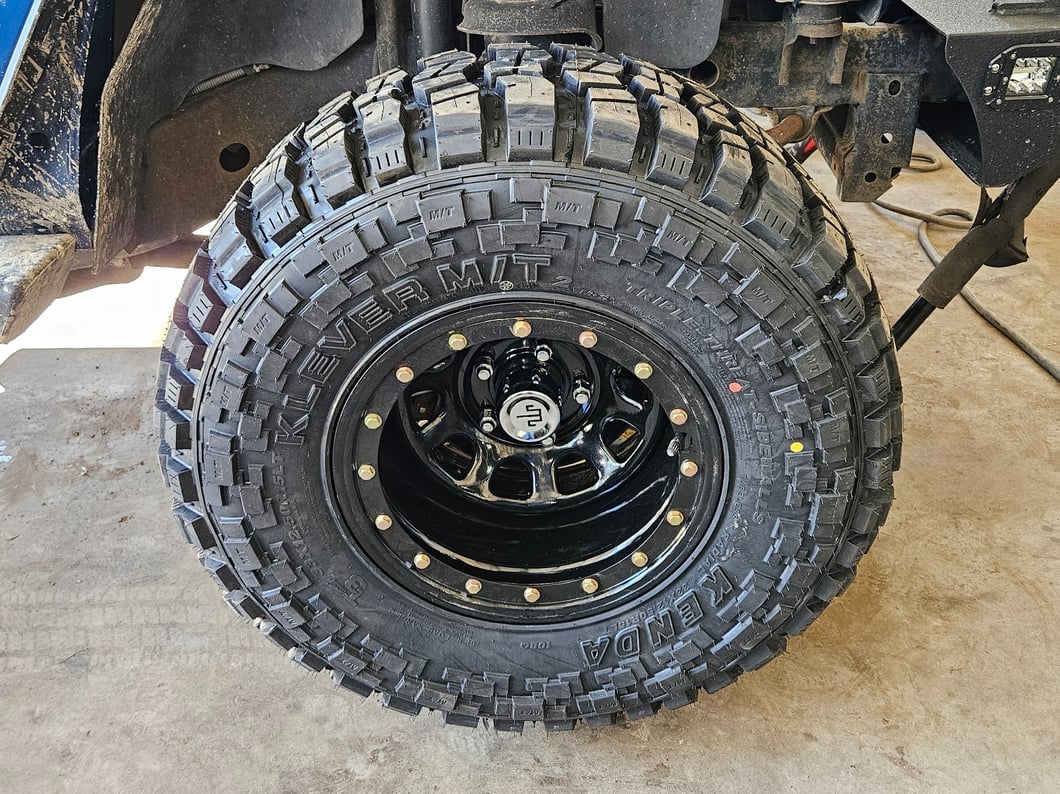 Mammoth D-Window Simulated Beadlock Gloss Black Wheel; 15x10; -44mm Offset (07-18 Jeep Wrangler JK)