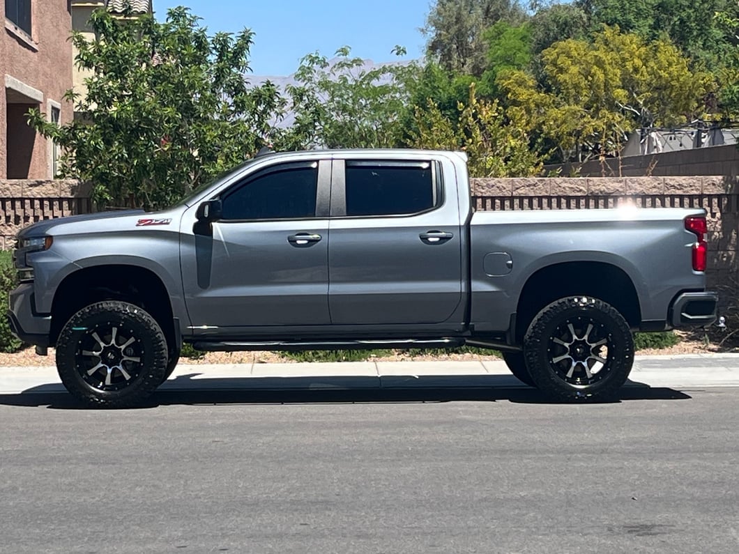 Mammoth High Roller Gloss Black Machined 6-Lug Wheel; 20x10; -24mm Offset (19-25 Silverado 1500)