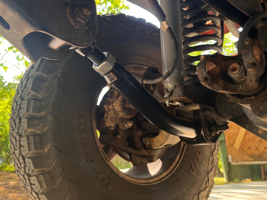 Mammoth Adjustable Front Lower Control Arms for 0 to 4.50-Inch Lift (97-06 Jeep Wrangler TJ)