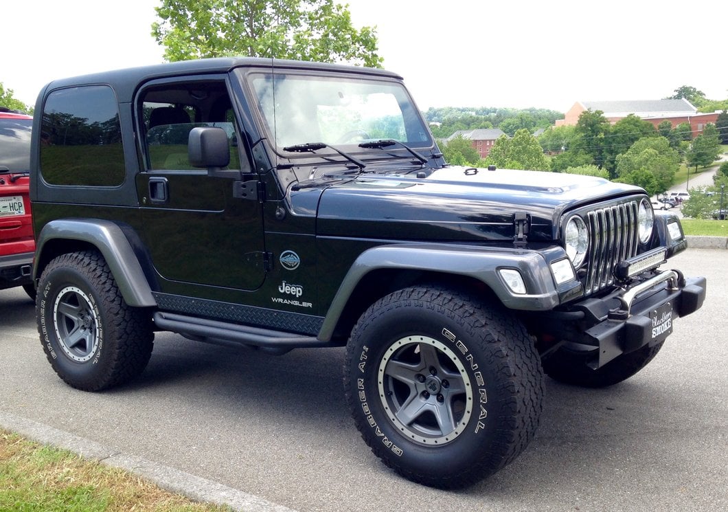 Mammoth Boulder Simulated Beadlock Style Charcoal Wheel; 16x8; 0mm Offset (97-06 Jeep Wrangler TJ)
