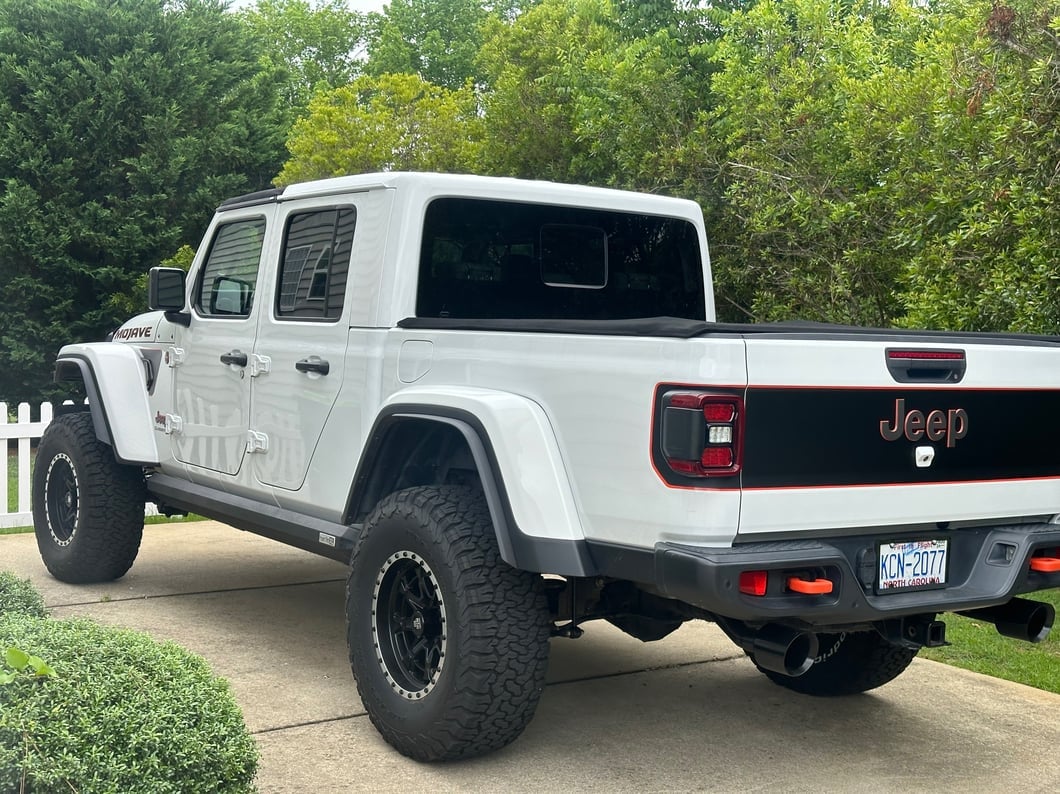 Mammoth Split 16 Beadlock Satin Black with Polished Lip Wheel; 17x9; -6mm Offset (20-25 Jeep Gladiator JT)