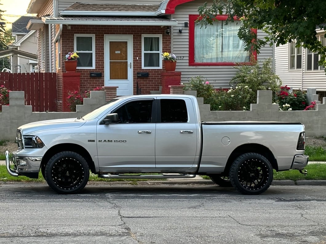 RAM Licensed by Mammoth 2.50-Inch Front Leveling Kit (06-18 4WD RAM 1500 w/o Air Ride, Excluding Mega Cab)