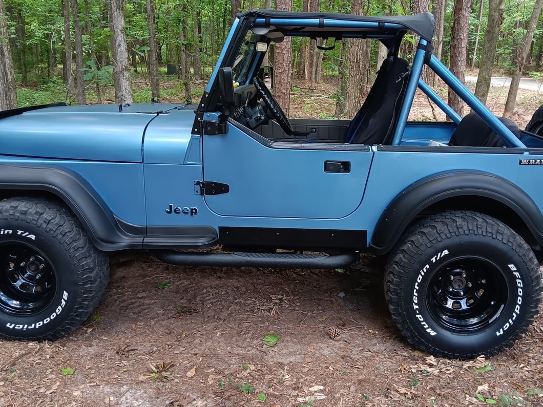 Mammoth D Window Black Steel Wheel; 15x10; -45mm Offset (87-95 Jeep Wrangler YJ)