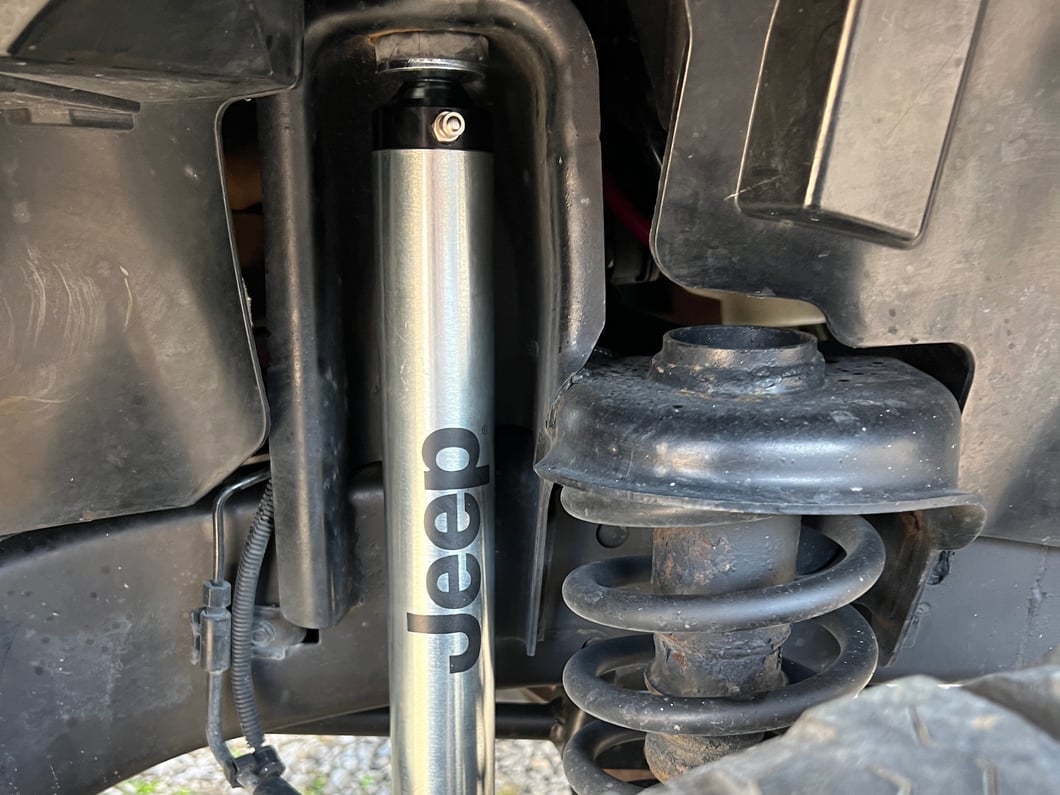 Jeep Licensed by Mammoth Nitrogen Charged Rear Shock for 1.50 to 3.50-Inch Lift (07-18 Jeep Wrangler JK)