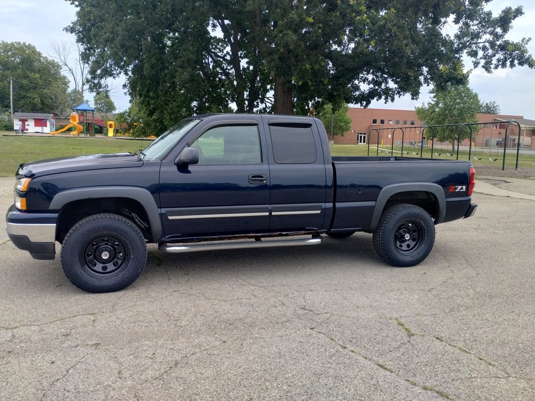 Mammoth 8-Hole Gloss Black 6-Lug Wheel; 17x8; -6mm Offset (99-06 Silverado 1500)