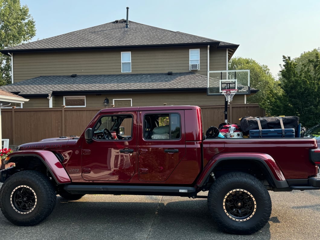 Mammoth Split 16 Beadlock Satin Black with Polished Lip Wheel; 17x9; -6mm Offset (20-25 Jeep Gladiator JT)