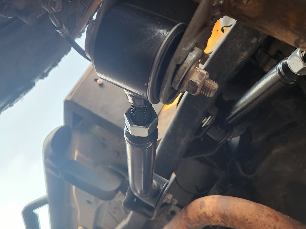 Mammoth Adjustable Front Lower Control Arms for 0 to 4.50-Inch Lift (97-06 Jeep Wrangler TJ)