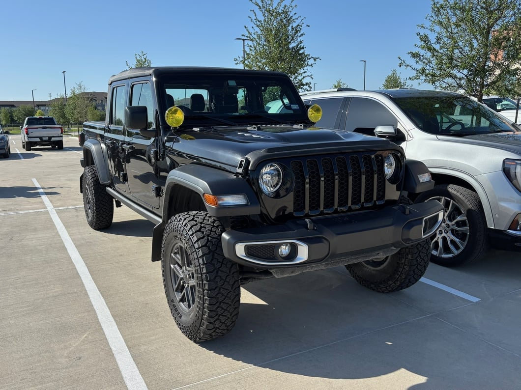 Jeep Licensed by Mammoth 3.50-Inch HD Suspension Lift Kit with Shocks (20-25 Jeep Gladiator JT)