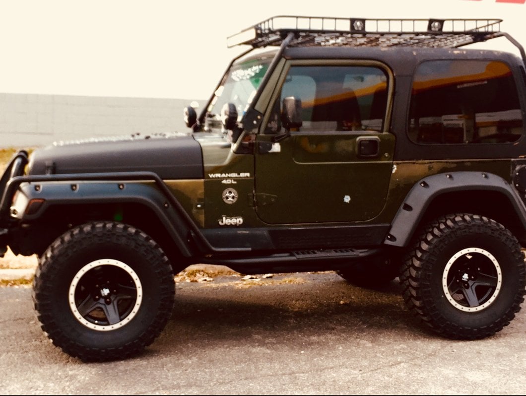 Mammoth Boulder Simulated Beadlock Style Black 15x8 Wheel and Mickey Thompson Baja MTZ 33X12.50R15 Tire Kit (87-06 Jeep Wrangler YJ & TJ)