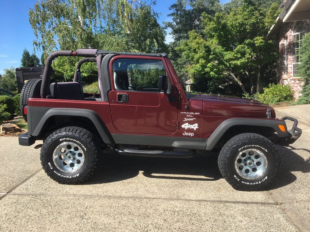 Mammoth 8 Simulated Beadlock Style Anthracite Wheel; 15x8; -19mm Offset (97-06 Jeep Wrangler TJ)