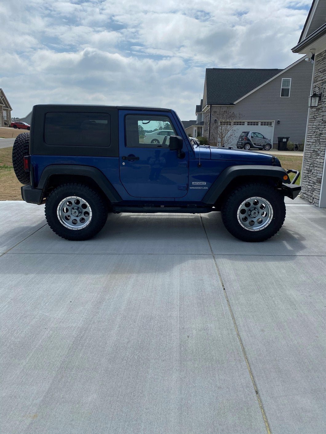 Mammoth 8 Aluminum Simulated Beadlock Anthracite Wheel; 17x9; -6mm Offset (07-18 Jeep Wrangler JK)
