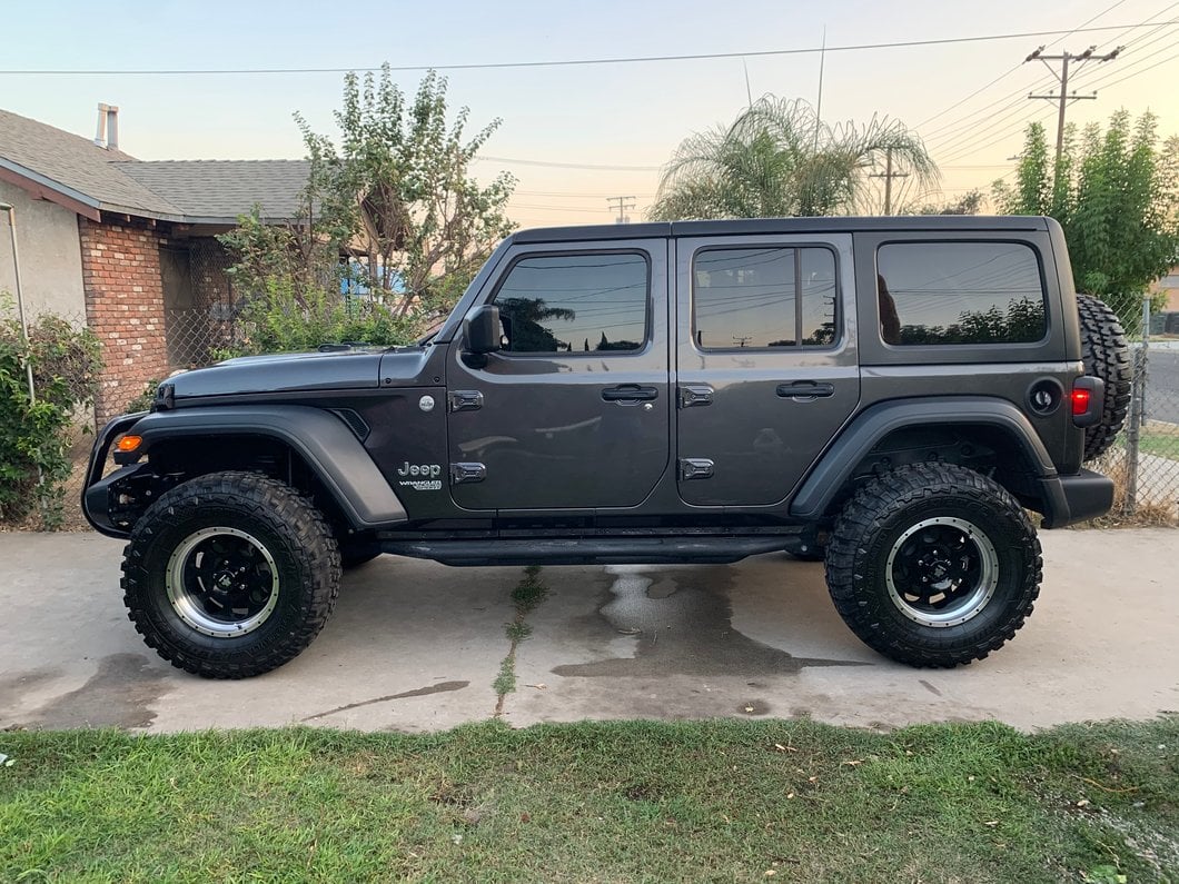 Mammoth 8 Aluminum Simulated Beadlock Black Wheel; 17x9; -6mm Offset (18-25 Jeep Wrangler JL)