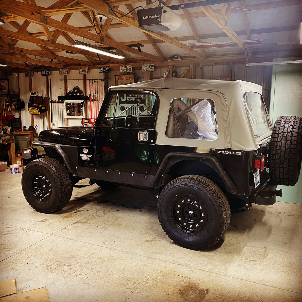 Mammoth General Matte Black Wheel; 16x8; 0mm Offset (87-95 Jeep Wrangler YJ)