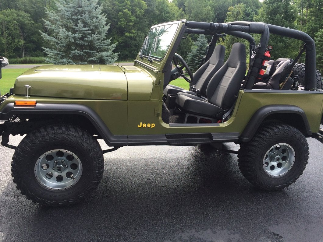 Mammoth 8 Simulated Beadlock Style Anthracite Wheel; 15x8; -19mm Offset (97-06 Jeep Wrangler TJ)