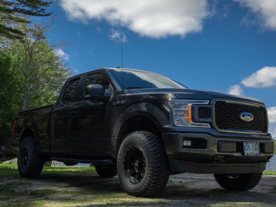 Mammoth Split 8 Beadlock Matte Black 6-Lug Wheel; 17x9; -6mm Offset (15-20 F-150)