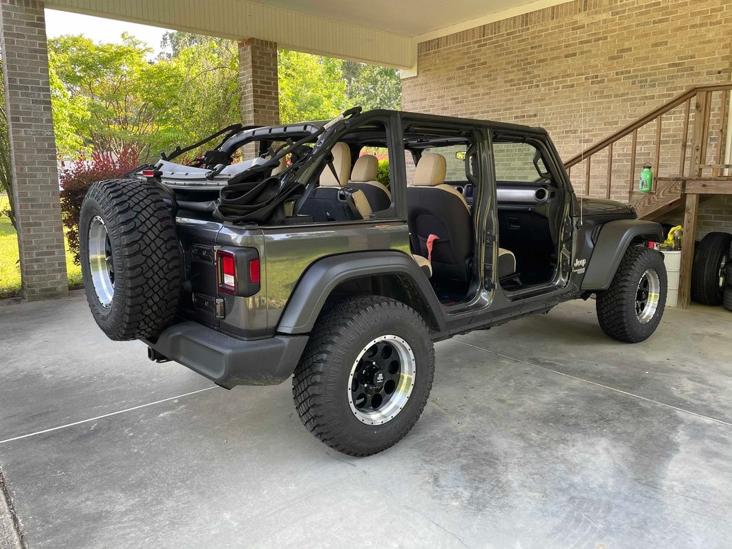 Mammoth 8 Aluminum Simulated Beadlock Black Wheel; 17x9; -6mm Offset (18-25 Jeep Wrangler JL)