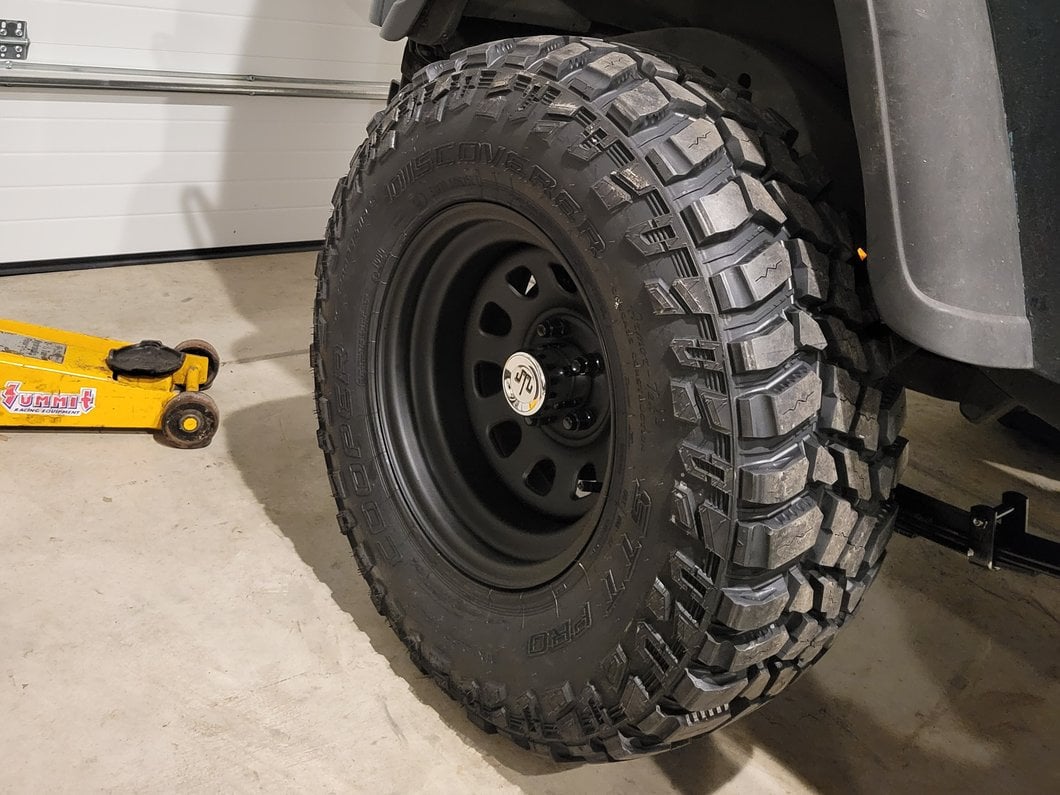 Mammoth D Window Steel Matte Black Wheel; 15x8; -19mm Offset (87-95 Jeep Wrangler YJ)