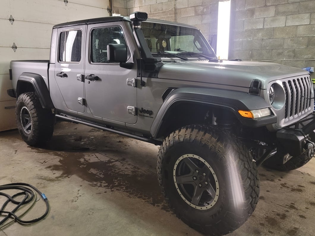 Mammoth Boulder Simulated Beadlock Style Charcoal Wheel; 17x9; -6mm Offset (20-25 Jeep Gladiator JT)